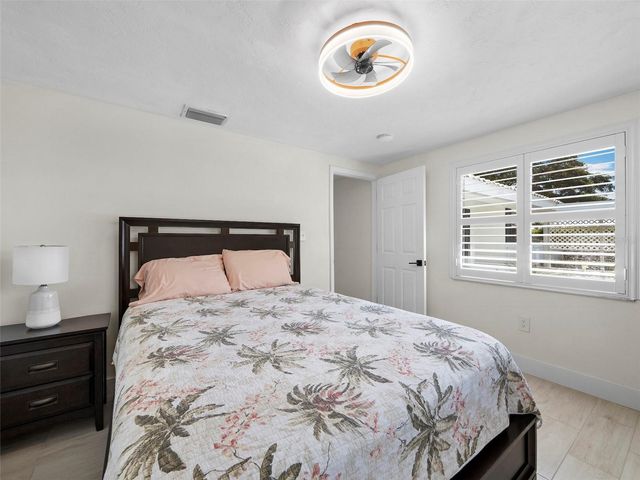 726 JUNGLE QUEEN WAY, Longboat Key, FL 34228