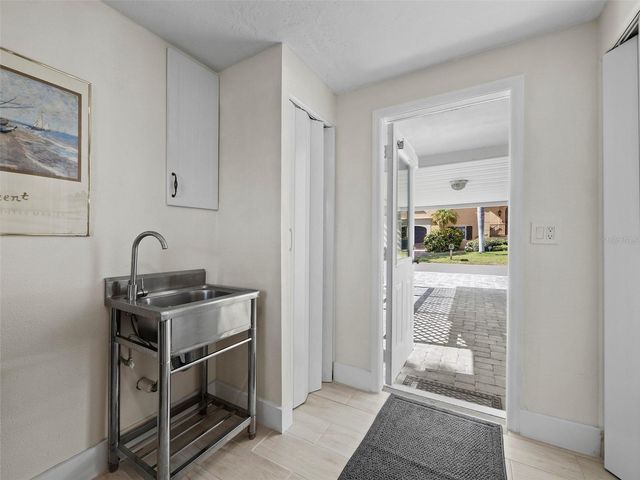 726 JUNGLE QUEEN WAY, Longboat Key, FL 34228