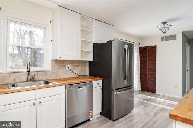 1040 HYDE PARK DR, Annapolis, MD 21403