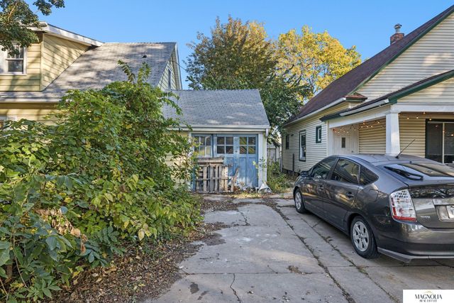 200 N 26 Street, Lincoln, NE 68503