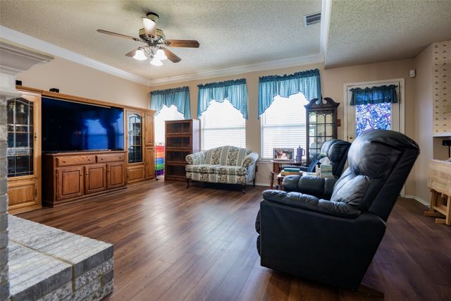 726 Spring Mills Road, Mesquite, TX 75181