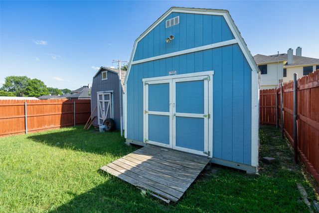 726 Spring Mills Road, Mesquite, TX 75181