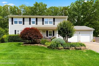 16 Redwood Drive, Toms River, NJ 08753