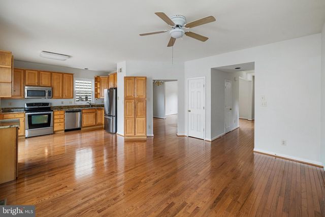 6 CASTLEBAR CT, Gaithersburg, MD 20886