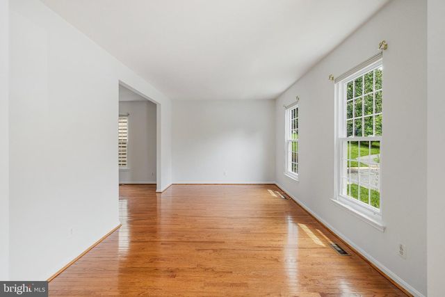 6 CASTLEBAR CT, Gaithersburg, MD 20886