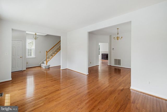 6 CASTLEBAR CT, Gaithersburg, MD 20886