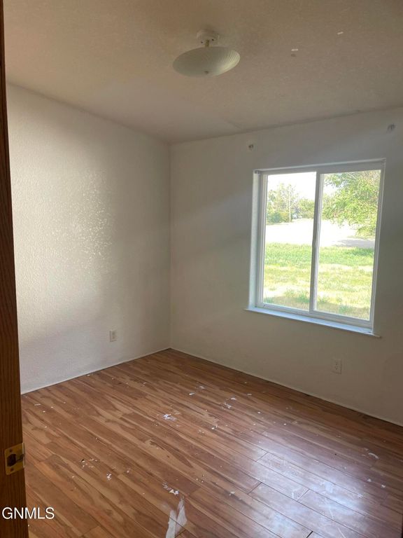 210 Section Avenue, Medicine Lake, MT 59247 photo 14