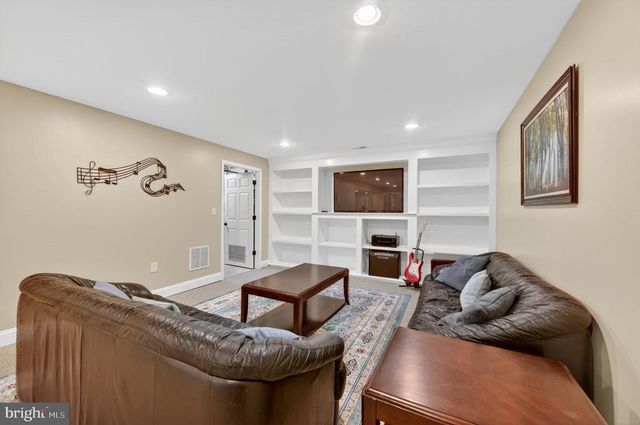 452 LARKSPUR LN, Severna Park, MD 21146
