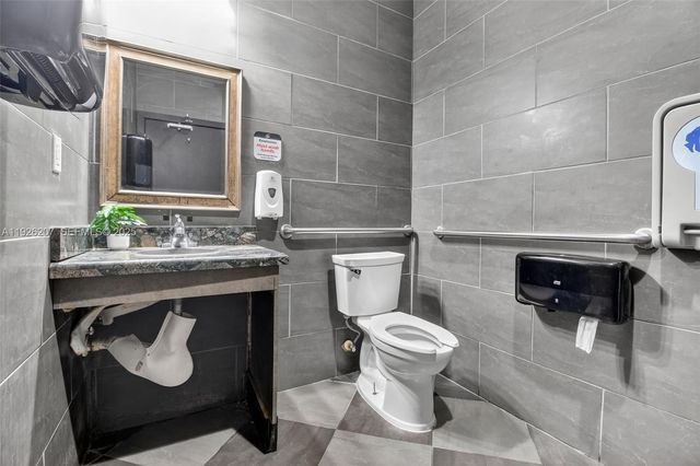 Fully Turnkey Restaurant For Sale In The Heart Of Pinecrest, Pinecrest, FL 33156