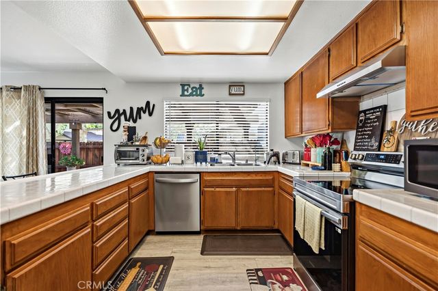 551 W Puente 1, Covina, CA 91722