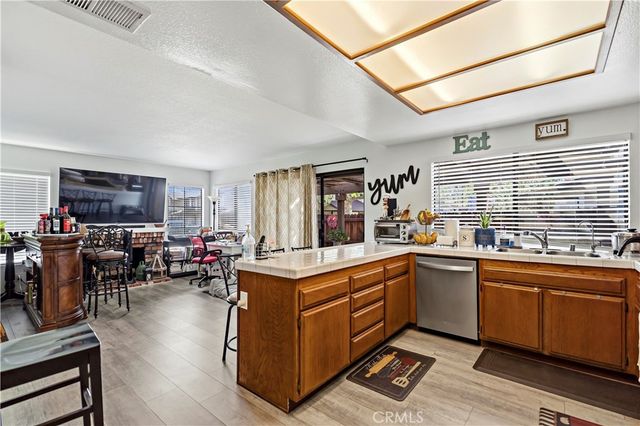551 W Puente 1, Covina, CA 91722