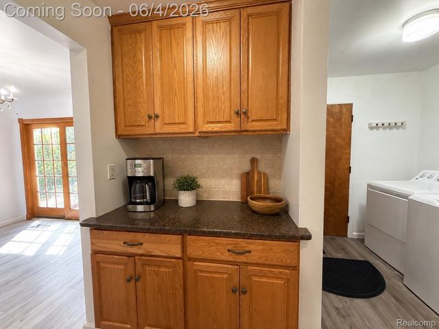 6382 Houghten Drive, Troy, MI 48098