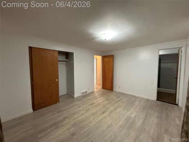 6382 Houghten Drive, Troy, MI 48098