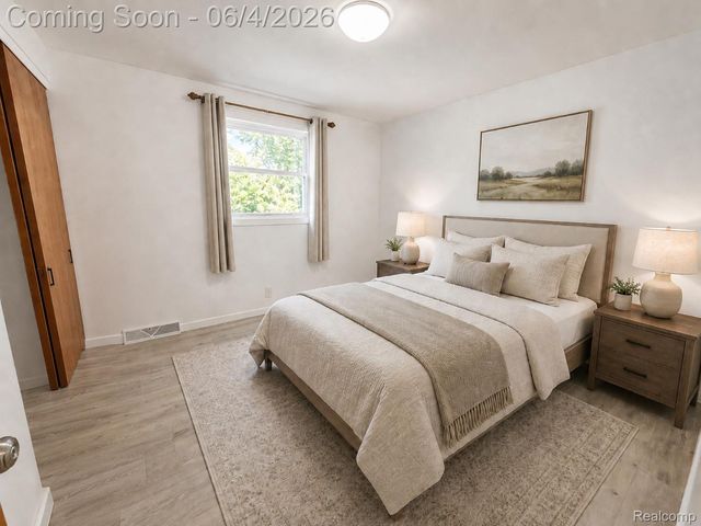 6382 Houghten Drive, Troy, MI 48098