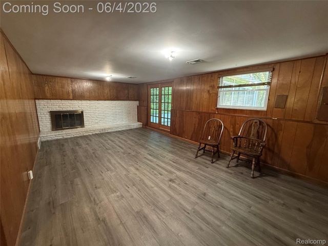 6382 Houghten Drive, Troy, MI 48098
