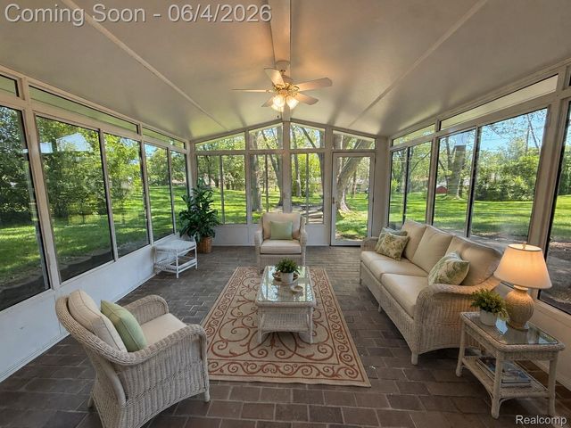 6382 Houghten Drive, Troy, MI 48098