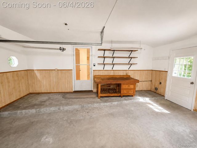 6382 Houghten Drive, Troy, MI 48098
