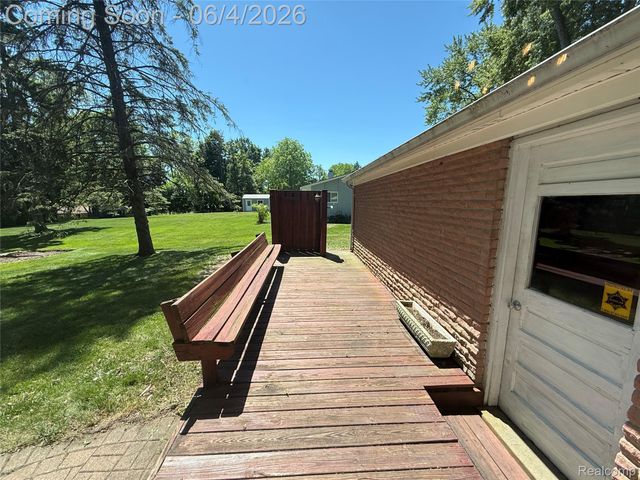 6382 Houghten Drive, Troy, MI 48098