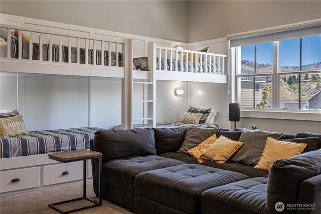 250 Bobcat Lane, Chelan, WA 98816