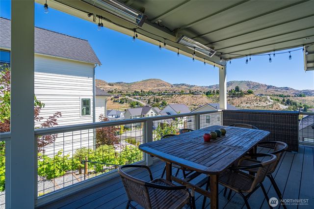 250 Bobcat Lane, Chelan, WA 98816