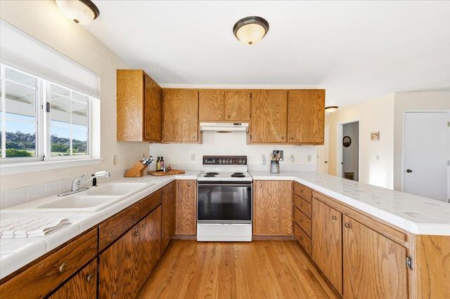 20601 John Born Rd, Penn Valley, CA 95946