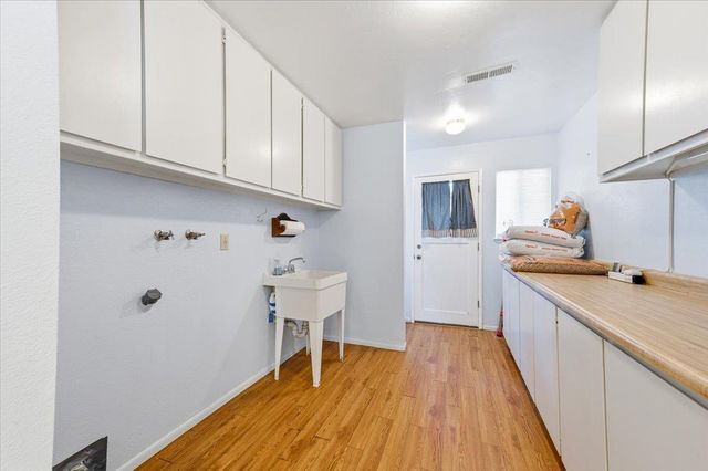 20601 John Born Rd, Penn Valley, CA 95946