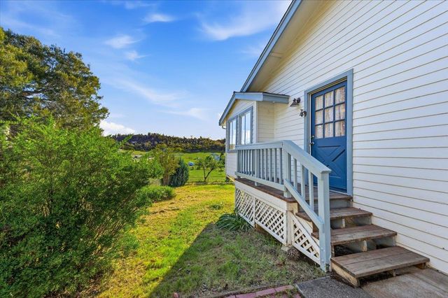 20601 John Born Rd, Penn Valley, CA 95946