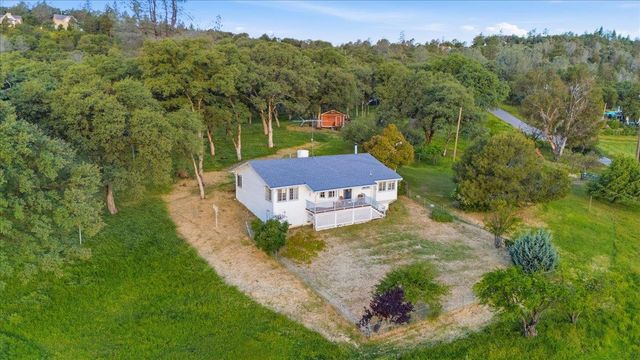 20601 John Born Rd, Penn Valley, CA 95946