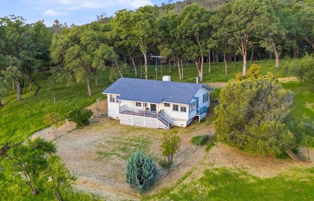 20601 John Born Rd, Penn Valley, CA 95946