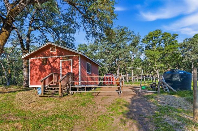 20601 John Born Rd, Penn Valley, CA 95946