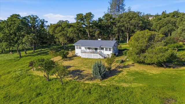 20601 John Born Rd, Penn Valley, CA 95946