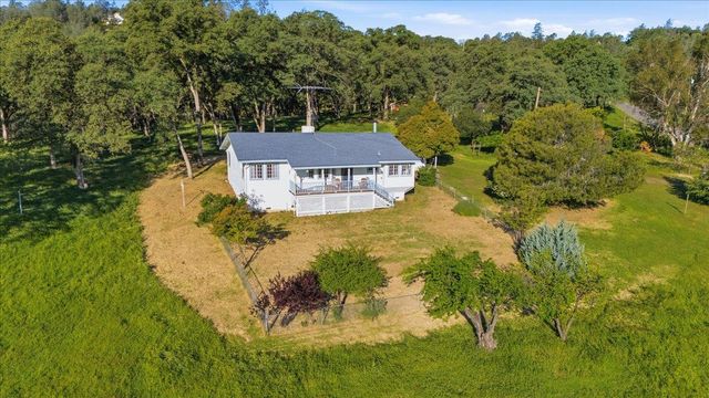 20601 John Born Rd, Penn Valley, CA 95946