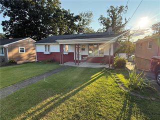 432 Violet Dr, Lower Burrell, PA 15068