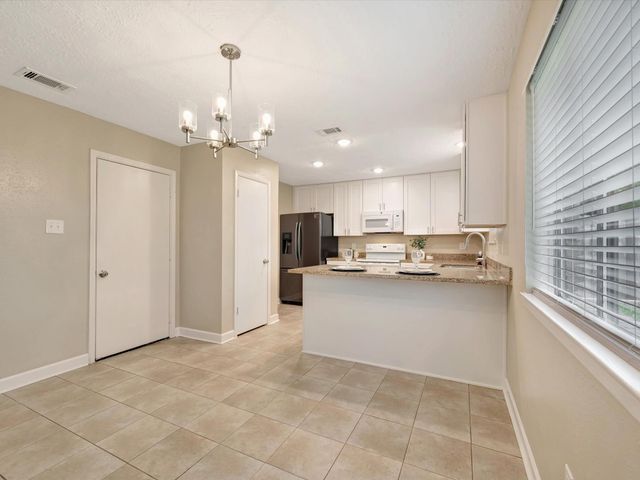 211 Leafwood Circle, League City, TX 77573