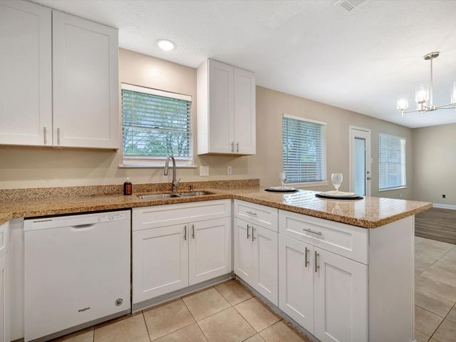 211 Leafwood Circle, League City, TX 77573