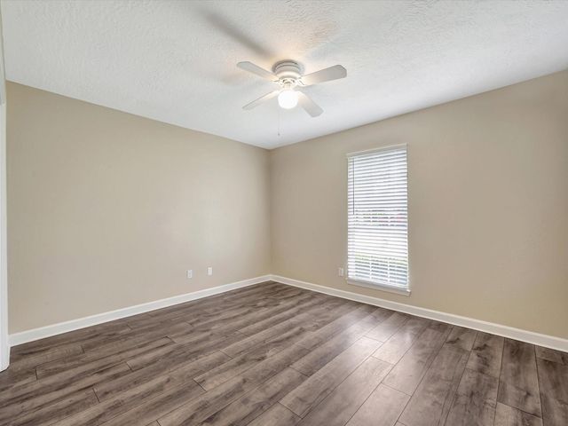 211 Leafwood Circle, League City, TX 77573