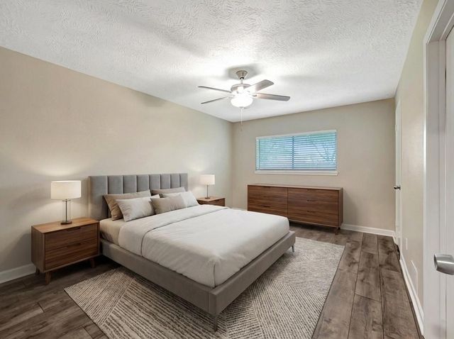 211 Leafwood Circle, League City, TX 77573