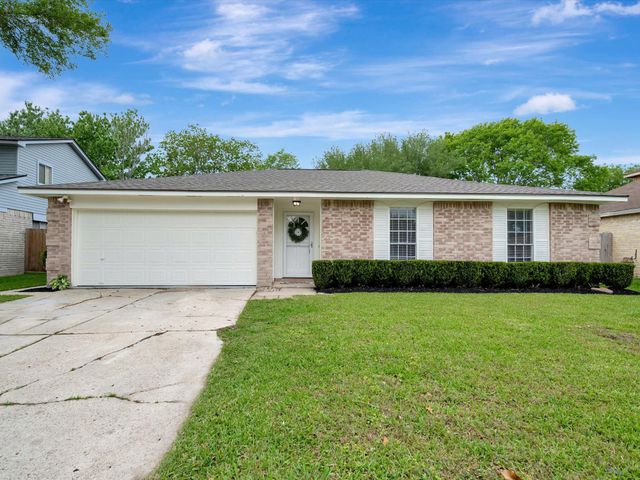211 Leafwood Circle, League City, TX 77573