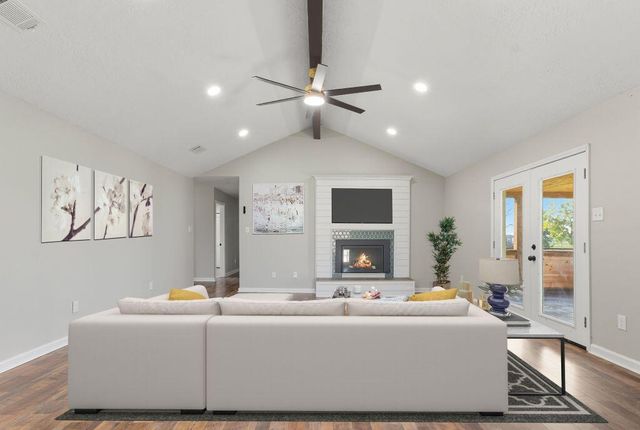 119 Country Ln, Lake Charles, LA 70607