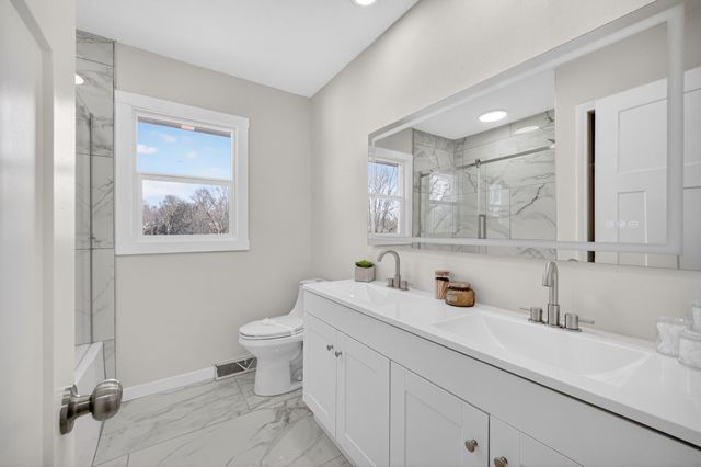 1611 66th Street, Windsor Heights, IA 50324