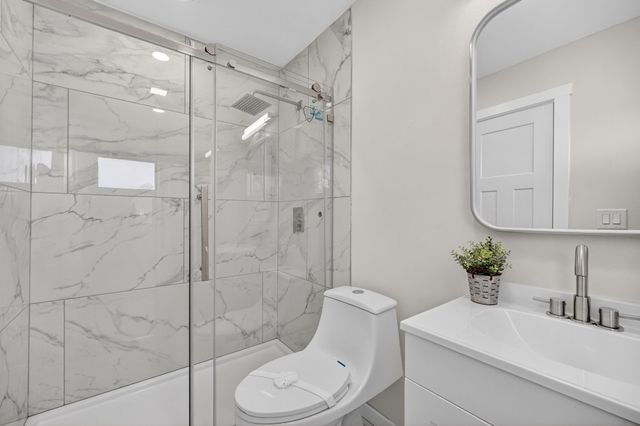 1611 66th Street, Windsor Heights, IA 50324