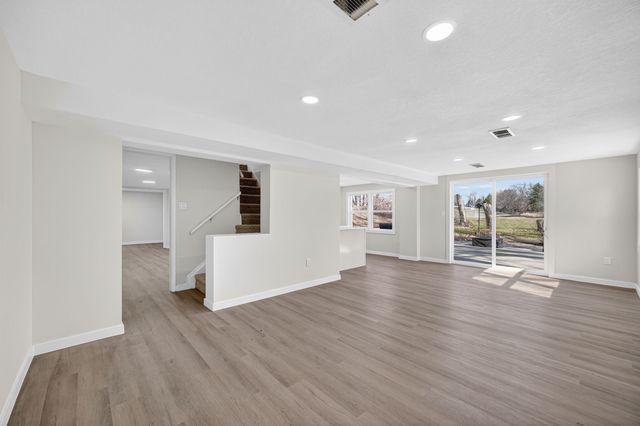 1611 66th Street, Windsor Heights, IA 50324