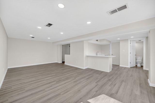 1611 66th Street, Windsor Heights, IA 50324