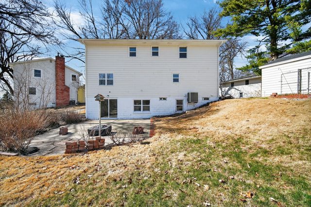 1611 66th Street, Windsor Heights, IA 50324