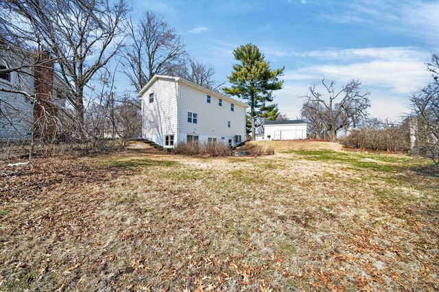 1611 66th Street, Windsor Heights, IA 50324