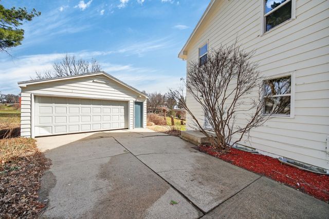 1611 66th Street, Windsor Heights, IA 50324