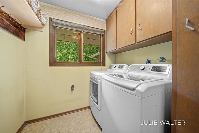 7166 Thornapple River Drive, Caledonia, MI 49316