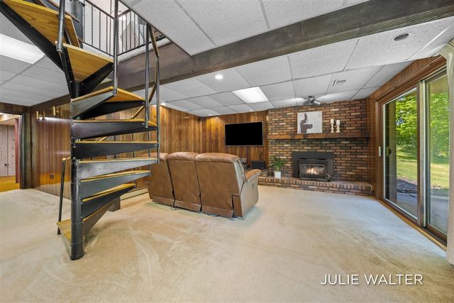 7166 Thornapple River Drive, Caledonia, MI 49316