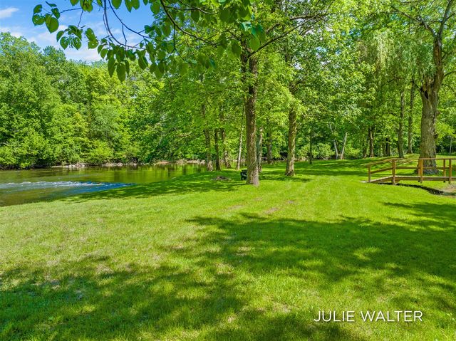 7166 Thornapple River Drive, Caledonia, MI 49316