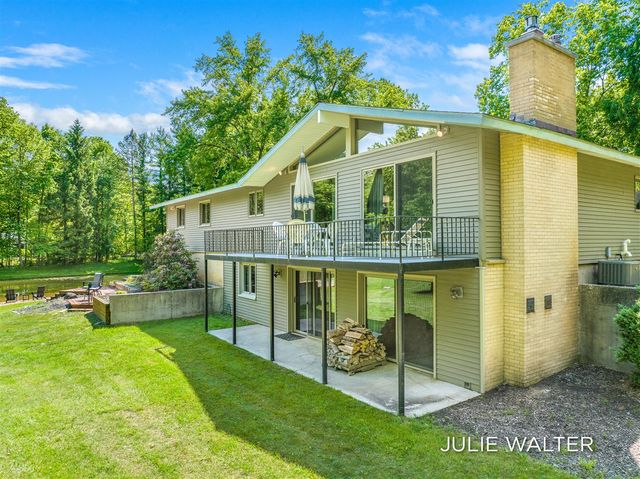 7166 Thornapple River Drive, Caledonia, MI 49316
